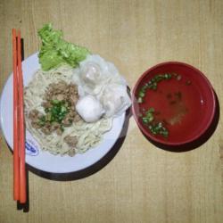 Mie Pangsit Bakso Ayam(2bji Bakso Ayam Dan 2bh Pangsit)