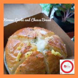 Korean Garlic Cheese Bread