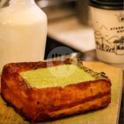 Strawberry Matcha Toast