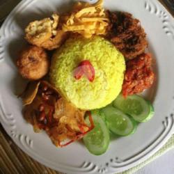 Nasi Kuning Spesial