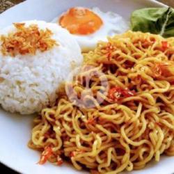 Nasi Indomie Telur Dadar Krezz   Es Teh