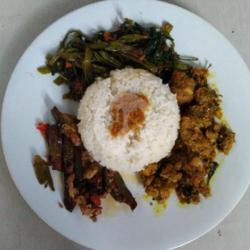 Nasi Ayam Bumbu Rempah Wangi