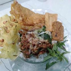 Sego Pecel Telor Dadar