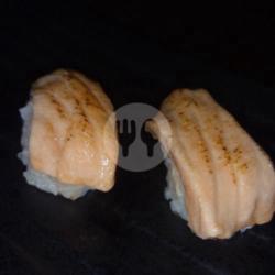 Aburi Salmon Nigiri