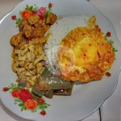 Nasi Telor Ceplok Terong Balado Usus Tempe Oreg Basah