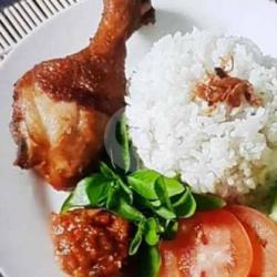 Paket Kumplit Paha Ayam Bawah Goreng   Nasi    Jasmine Tea