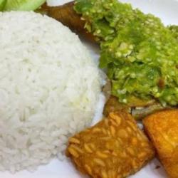 Paket Ayam Sambel Hejo   Tahu   Tempe  Lalaban