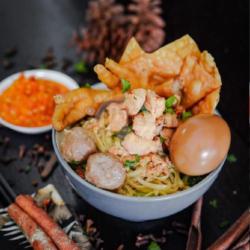 Mie Ayam Istimewa Sapi