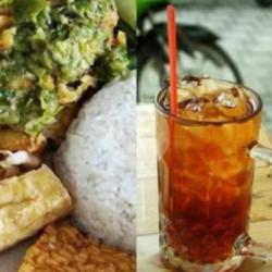 Ayam Geprek Cabe Ijo   Es Teh