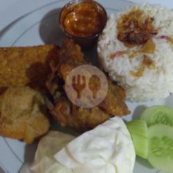 Paket Ayam Goreng  (paha Jumbo) Tahu Crispy Tempe