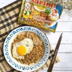 Mie Sarimi Goreng Isi Duo Telor Ceplok / Dadar