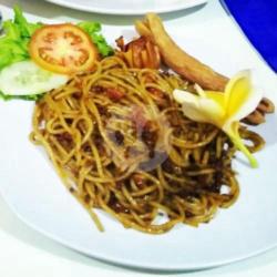 Mie Pedas Yahot