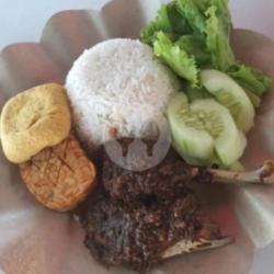 Nasi Bebek Tahu Tempe Sambal Hitam Ijo