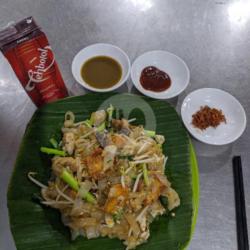 Kwetiau Ikan Goreng Free Teh Botol Sosro Kotak