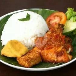 Nasi Ayam Penyetan