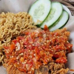 Indomie Ayam Geprek   Free Es Teh