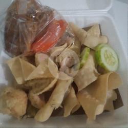 Batagor Kombinasi Bakso Goreng