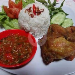 Nasi Ayam Ungkep Maknyus