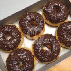 Donat Jadoel Rasa Modern Toping Coklat Crunch