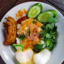 Nasi Ulam Ayam Goreng