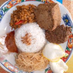 Nasi Uduk Semur Tempe   Tahu