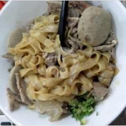 Yam Kwetiaw Bakso Sapi   Daging Sapi