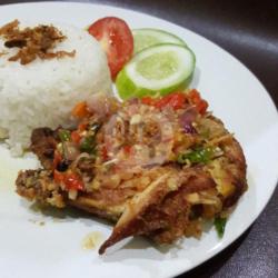 Paket Nasi Ayam Penyet Sambal Bawang   Jus (strawberry/buah Naga)