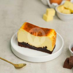 Slice Burnt Cheesecake Brownie