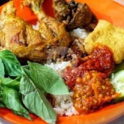 Pecel Ayam Nasi Pedes Mantap