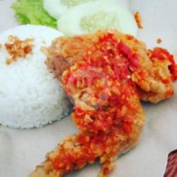 2 Nasi Sayap Kremes Geprek