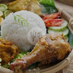 Nasi Penyet Paha Ayam