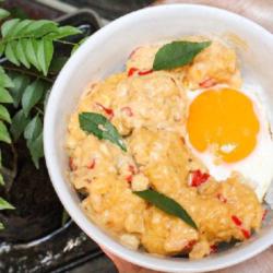 Rice Bowl Ayam Saus Telur Asin   Telur Ceplok