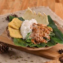 Nasi Pecel Mendoan