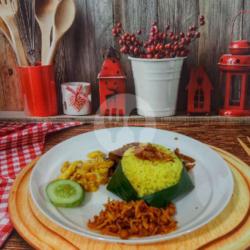 Nasi Kuning   Balado Teri Medan Dan Kacang