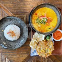 Soto Betawi With Chicken Garlic Mushroom Shirataki Rice