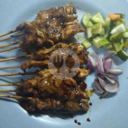 10 Sate Sapi Bumbu Kacang