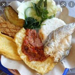 Penyetan Ikan Asin   Telor
