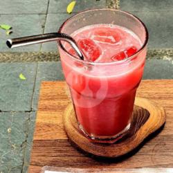 Teras Teduh Fresh Guava Juice