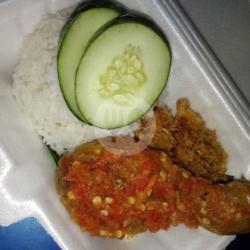 Paahe  Nasi  Ayam Geprekk Es Teh