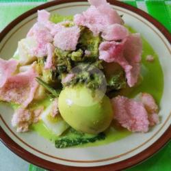 Ketupat Gulai Pakis   Telur