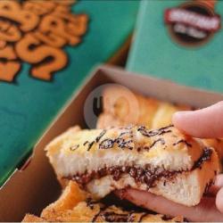 Roti Bakar Jumbo Coklat Meleleh