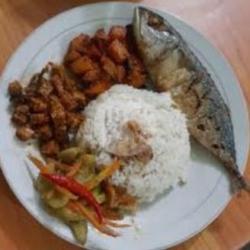 Nasi Ikan Campur