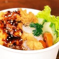 Rice Bowl Ayam Fillet Tepung Saus Lada Hitam