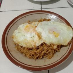 Mie Goreng Duo Goreng Rendang   2 Telor