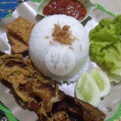 Pecel  Lele  Kerak  Telor   Nasi Sambal  Tahu  Tempe Lalapan