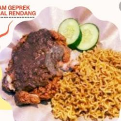 Mia Ayam Geprek Sambel Rendang