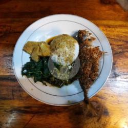 Nasi Padang Ikan Kembung Goreng