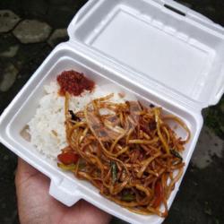 Nasi Bakmi Goreng