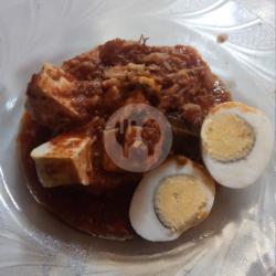 Kupat Tahu Bumbu Kacang Spesial