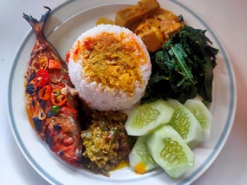 Masakan Nasi Padang RM Arya Duta Minang, Padang Murah, Lingkar Selatan